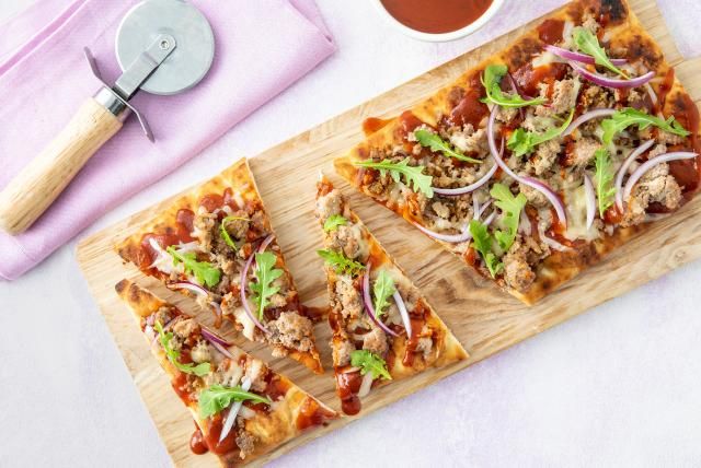 BBQ turkey flatbread
